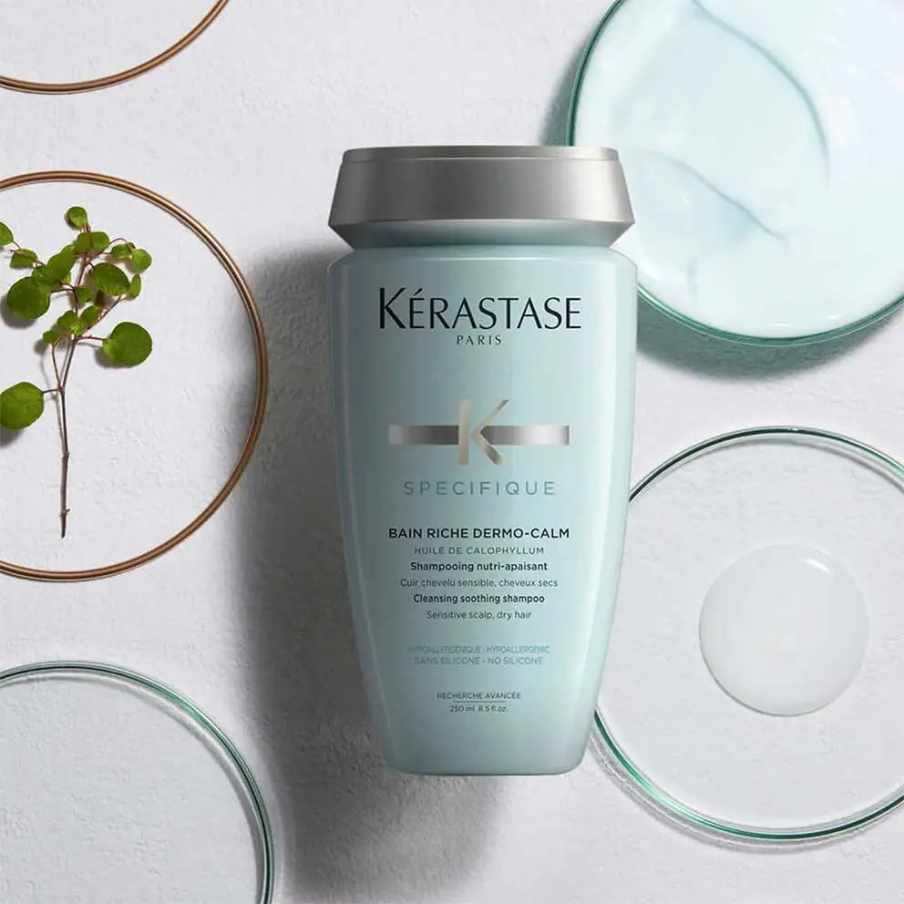 Kérastase <br> <b>SPECIFIQUE BAIN RICHE DERMO-CALM</b> <br> <h5>Shampoing cheveux secs - 250 ml </h5>Origine Europe <img style="vertical-align: middle;" src="https://shorturl.at/stvQ3">