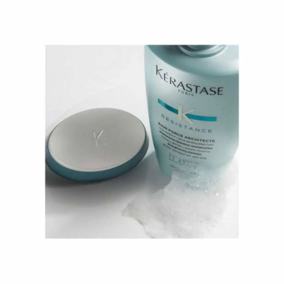 Kérastase <br> <b>RESISTANCE BAIN FORCE ARCHITECTE</b> <br> <h5>Shampoing cheveux abîmée - 250 ml </h5>Origine Europe <img style="vertical-align: middle;" src="https://shorturl.at/stvQ3">